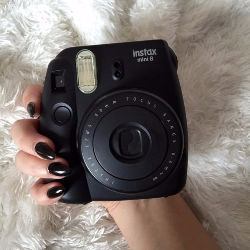 Black Fujifilm Instax Mini 8